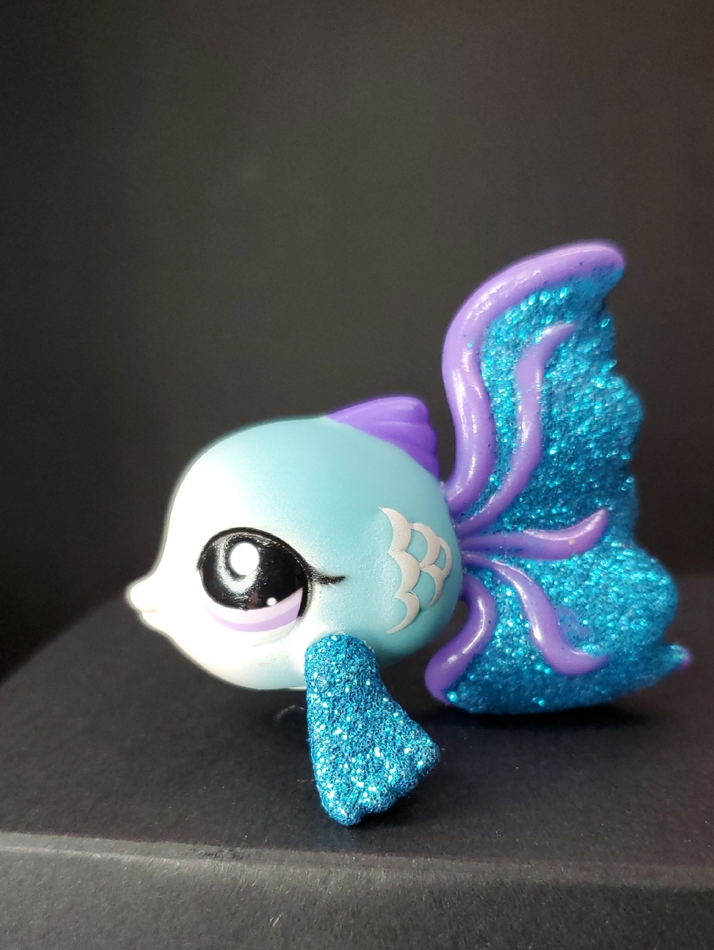 LPS Littlest Pet Shop #2129 Blue Guppy Fish